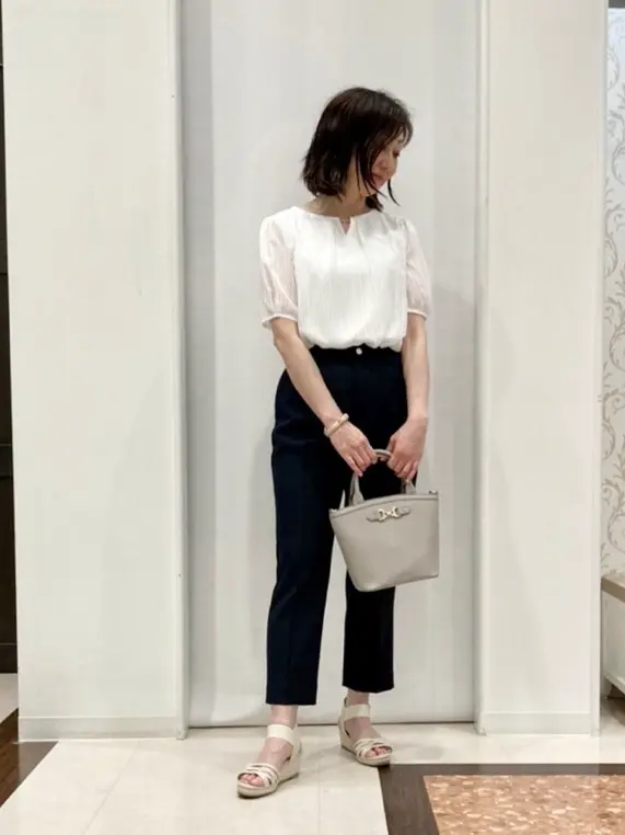 ANY SIS スタッフ コーディネート画像