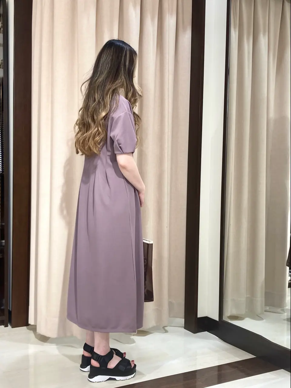 ANY SIS STAFF コーディネート画像