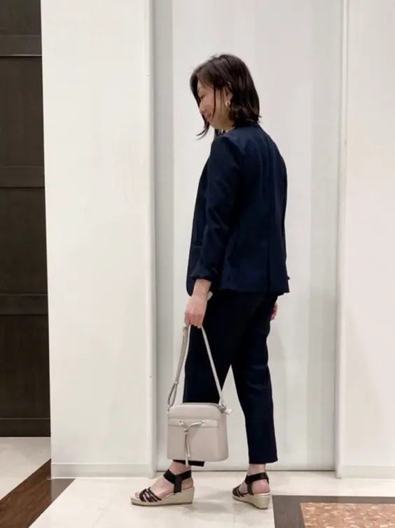 ANY SIS スタッフ コーディネート画像