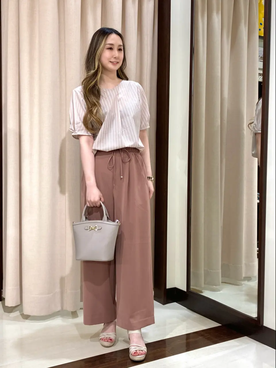 ANY SIS STAFF コーディネート画像