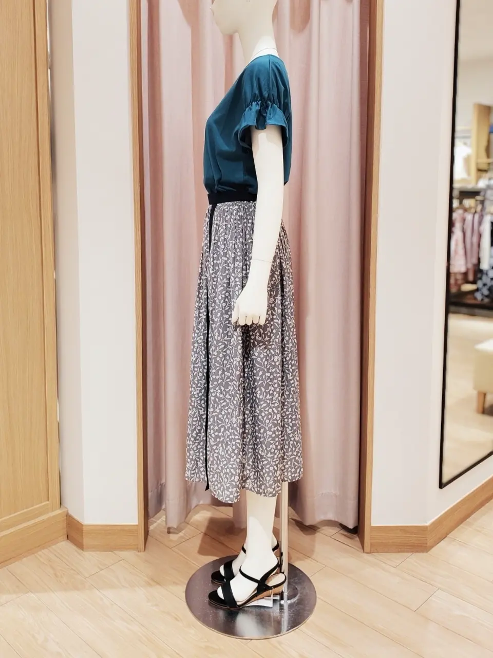 ANY SIS 岩田 コーディネート画像