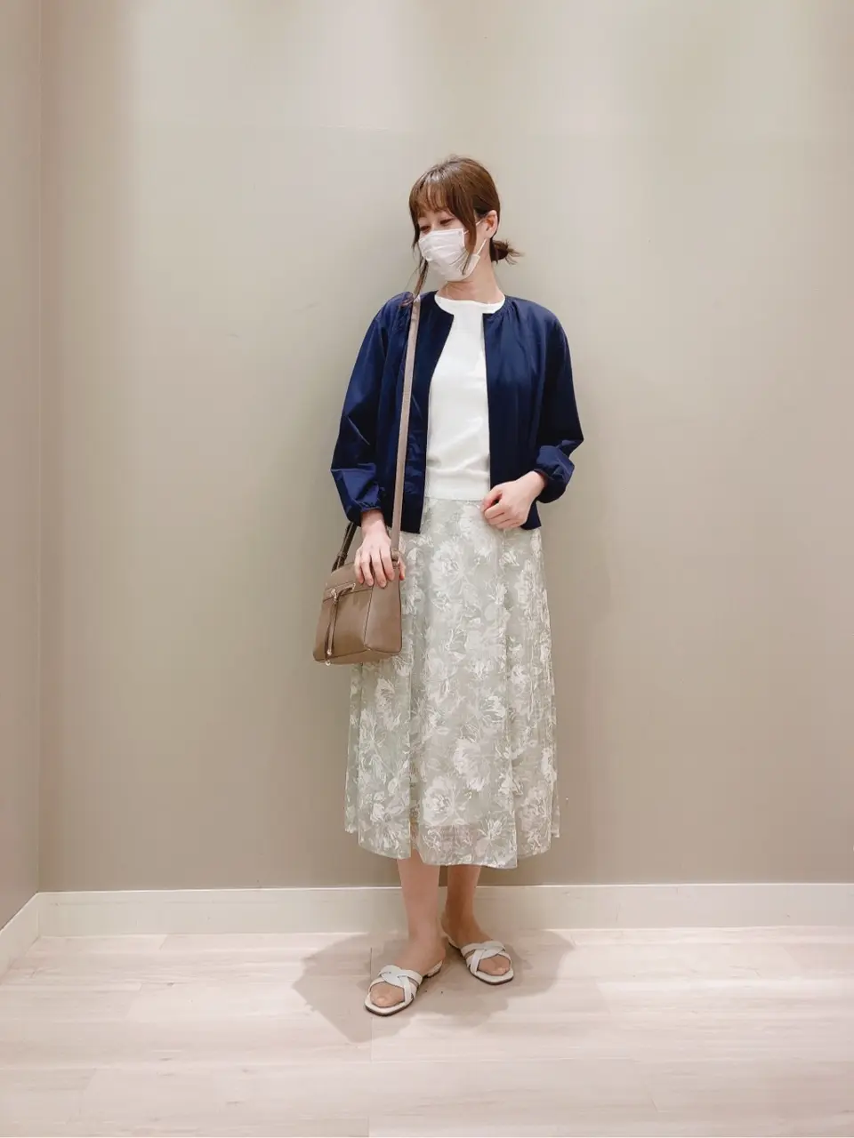 ANY SIS スタッフ コーディネート画像