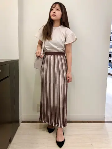 ANY SIS スタッフ コーディネート画像