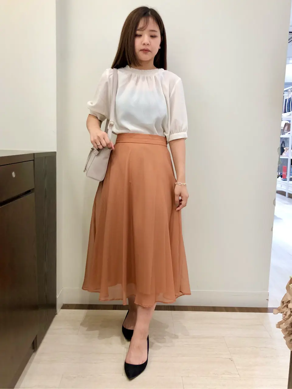 ANY SIS スタッフ コーディネート画像