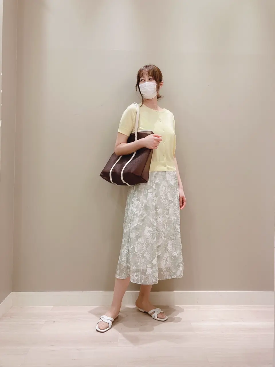 ANY SIS スタッフ コーディネート画像