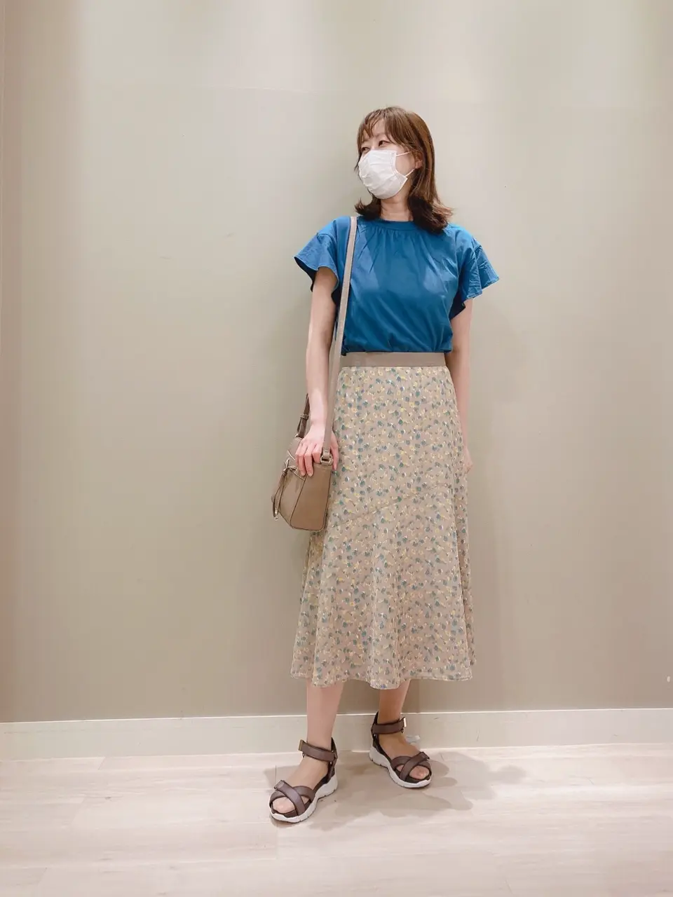 ANY SIS スタッフ コーディネート画像