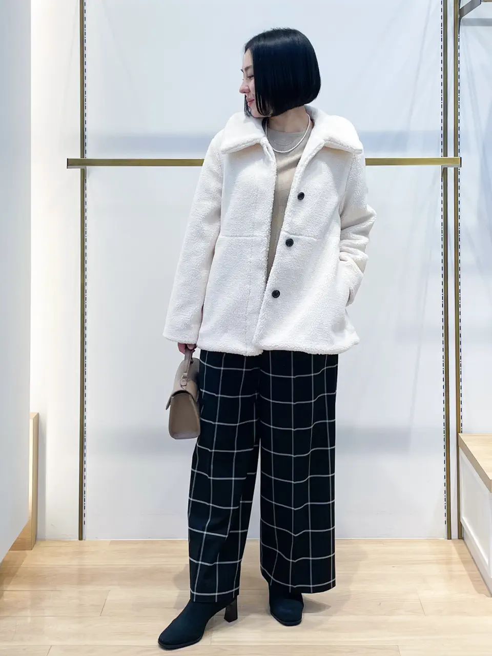  MIKA コーディネート画像