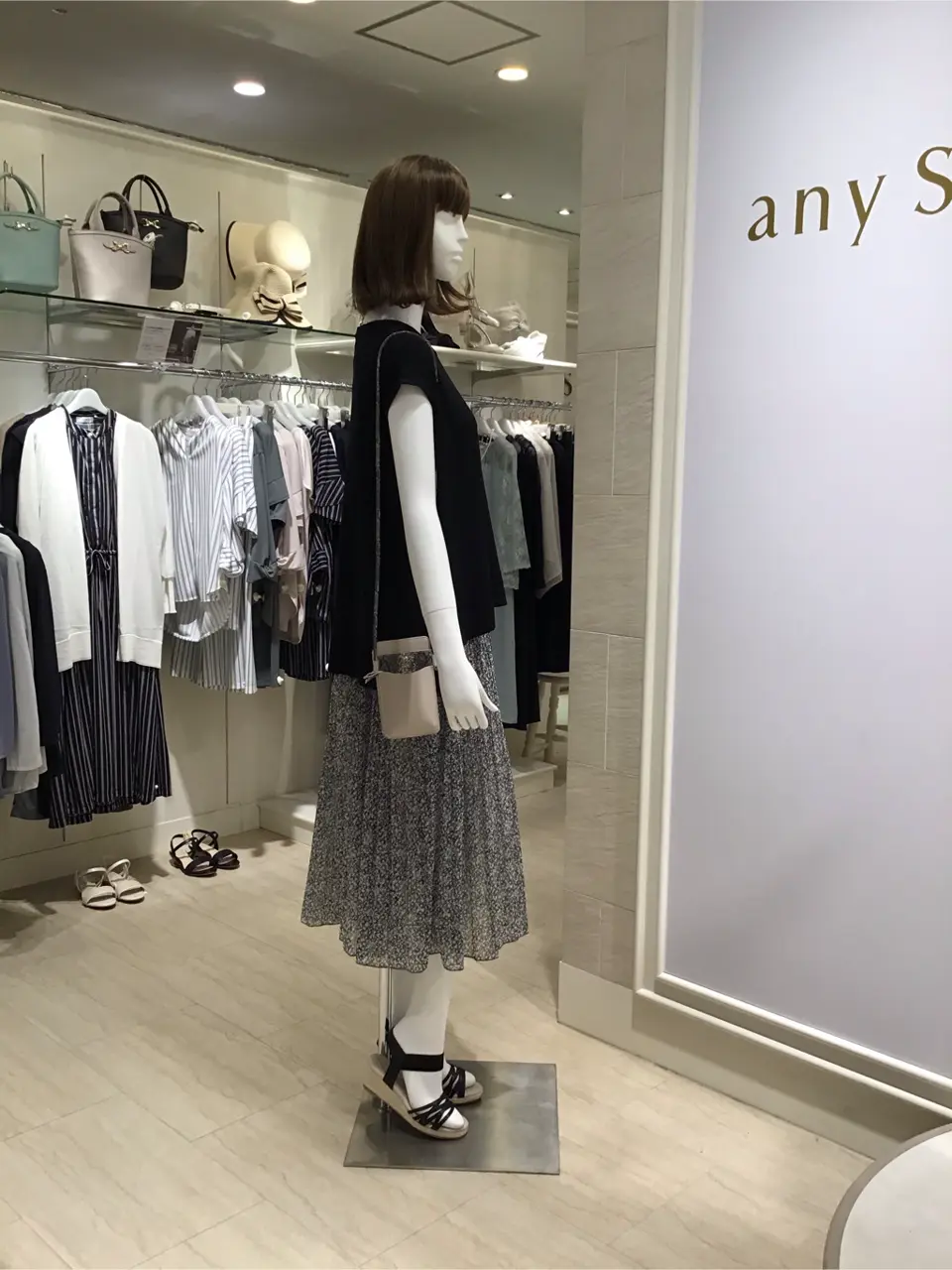 ANY SIS 島崎 コーディネート画像