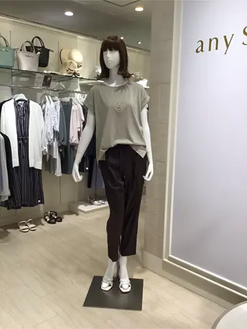 ANY SIS スタッフ コーディネート画像