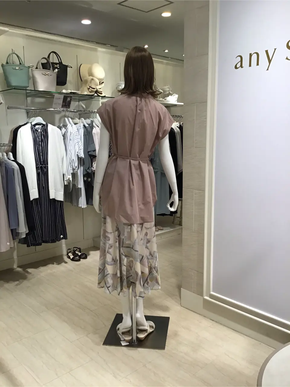 ANY SIS 島崎 コーディネート画像