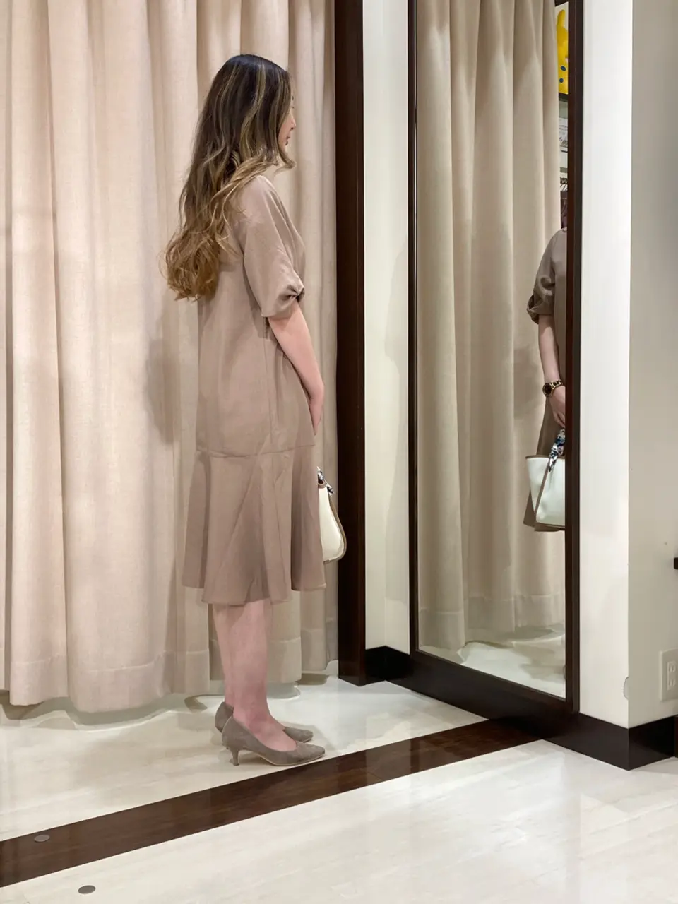 ANY SIS STAFF コーディネート画像