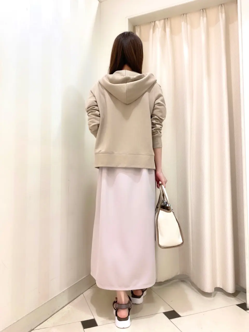 ANY SIS 金井 コーディネート画像