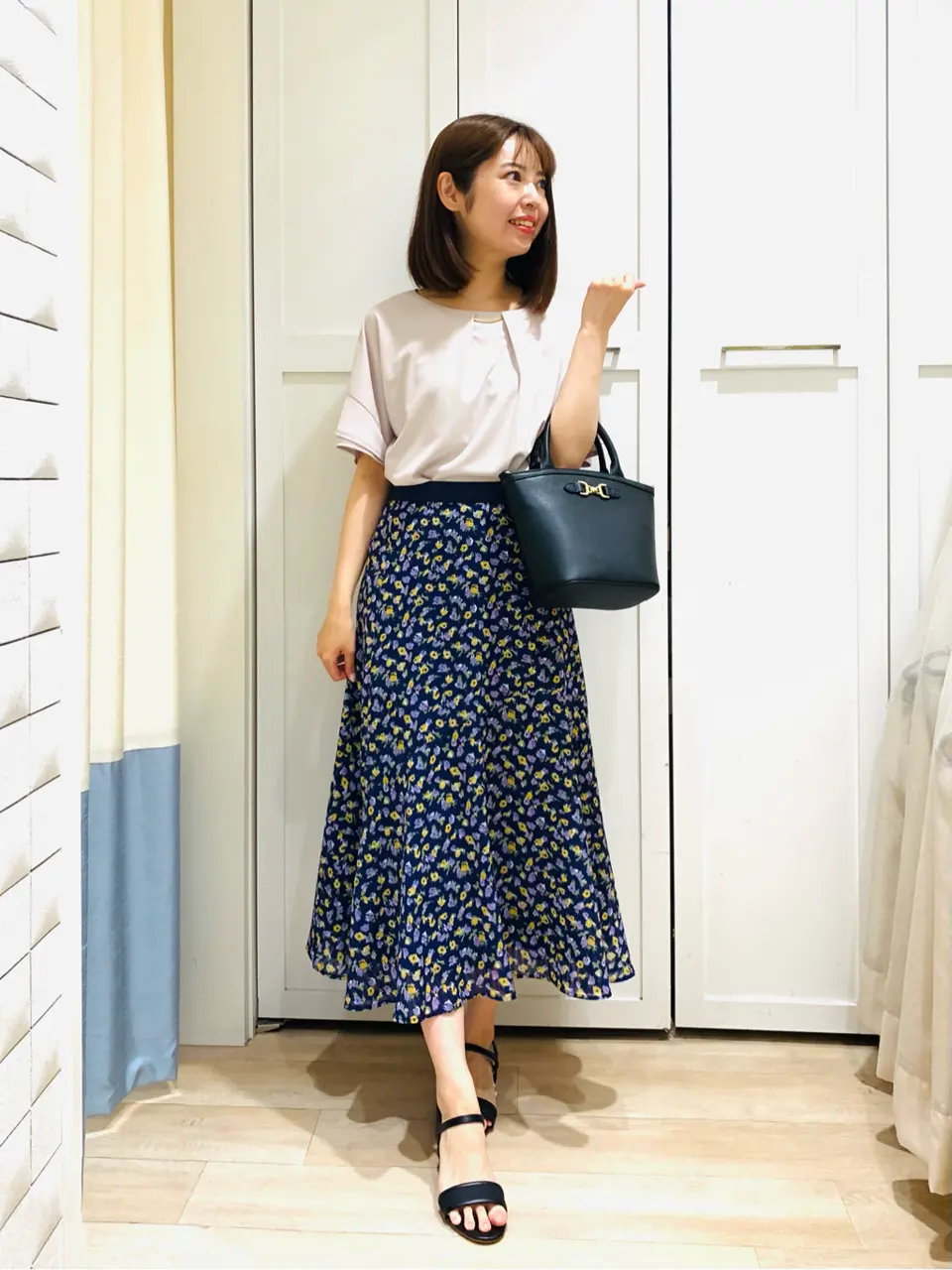 ANY SIS スタッフ コーディネート画像