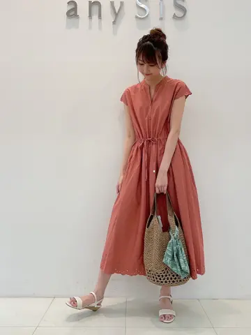 ANY SIS スタッフ コーディネート画像