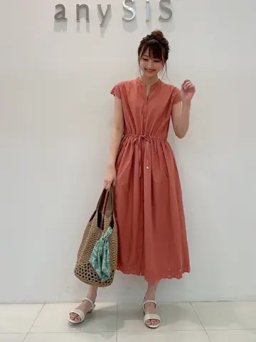 ANY SIS スタッフ コーディネート画像
