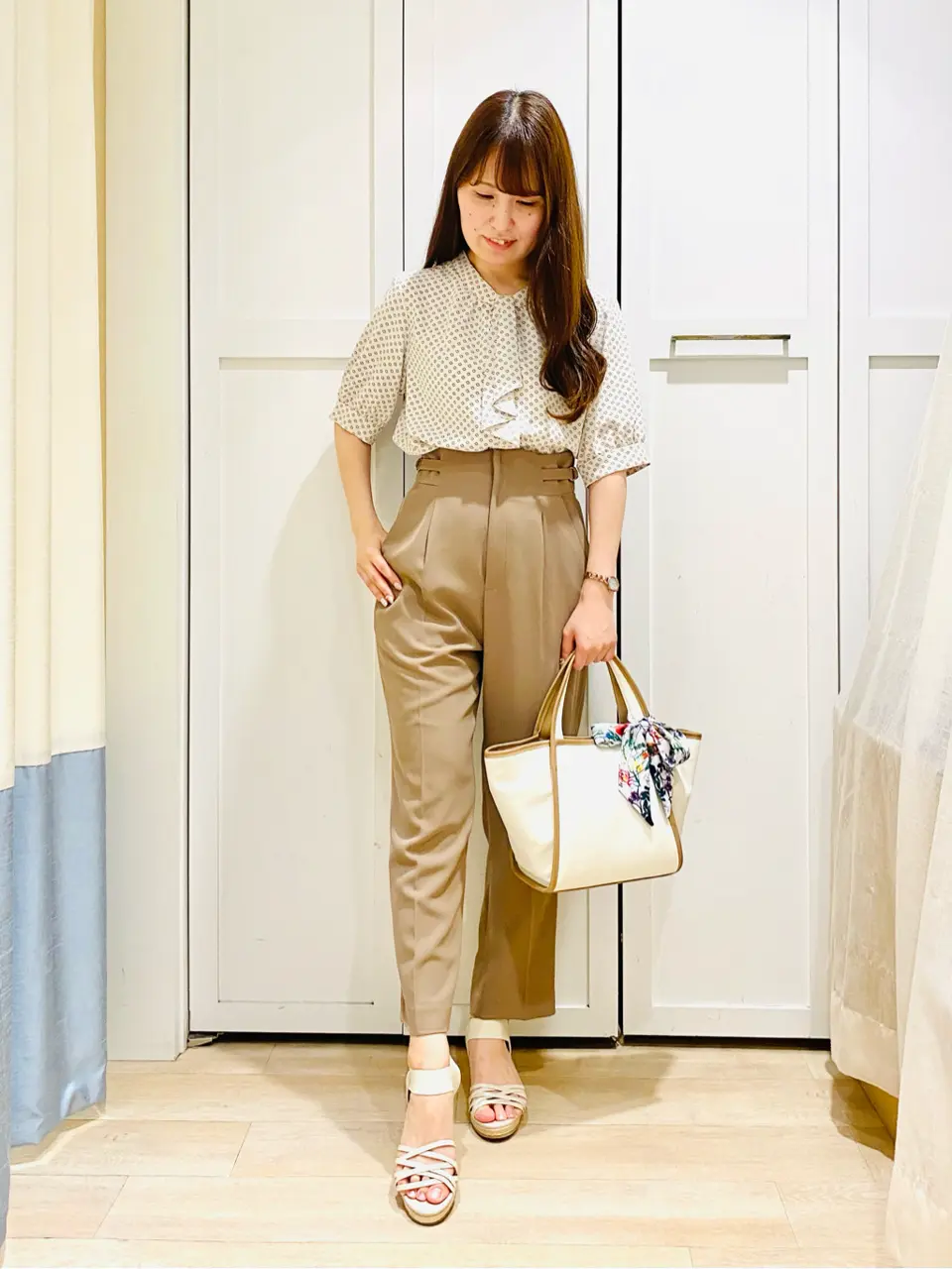 ANY SIS スタッフ コーディネート画像