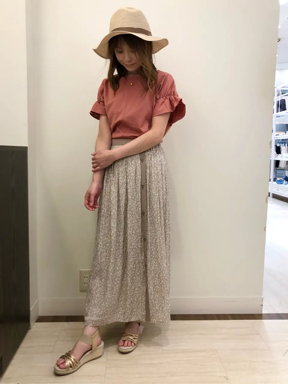 ANY SIS スタッフ コーディネート画像