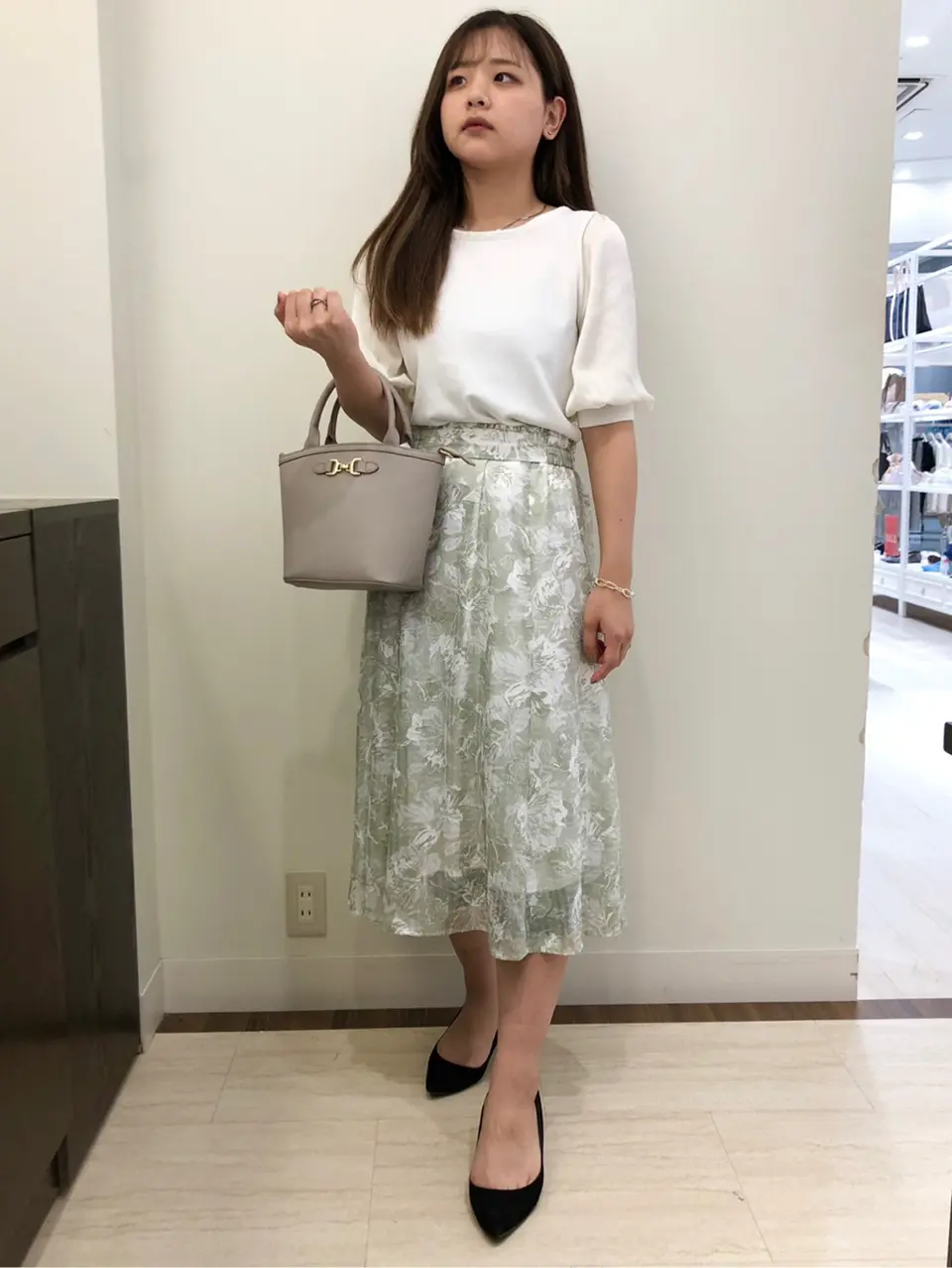 ANY SIS スタッフ コーディネート画像