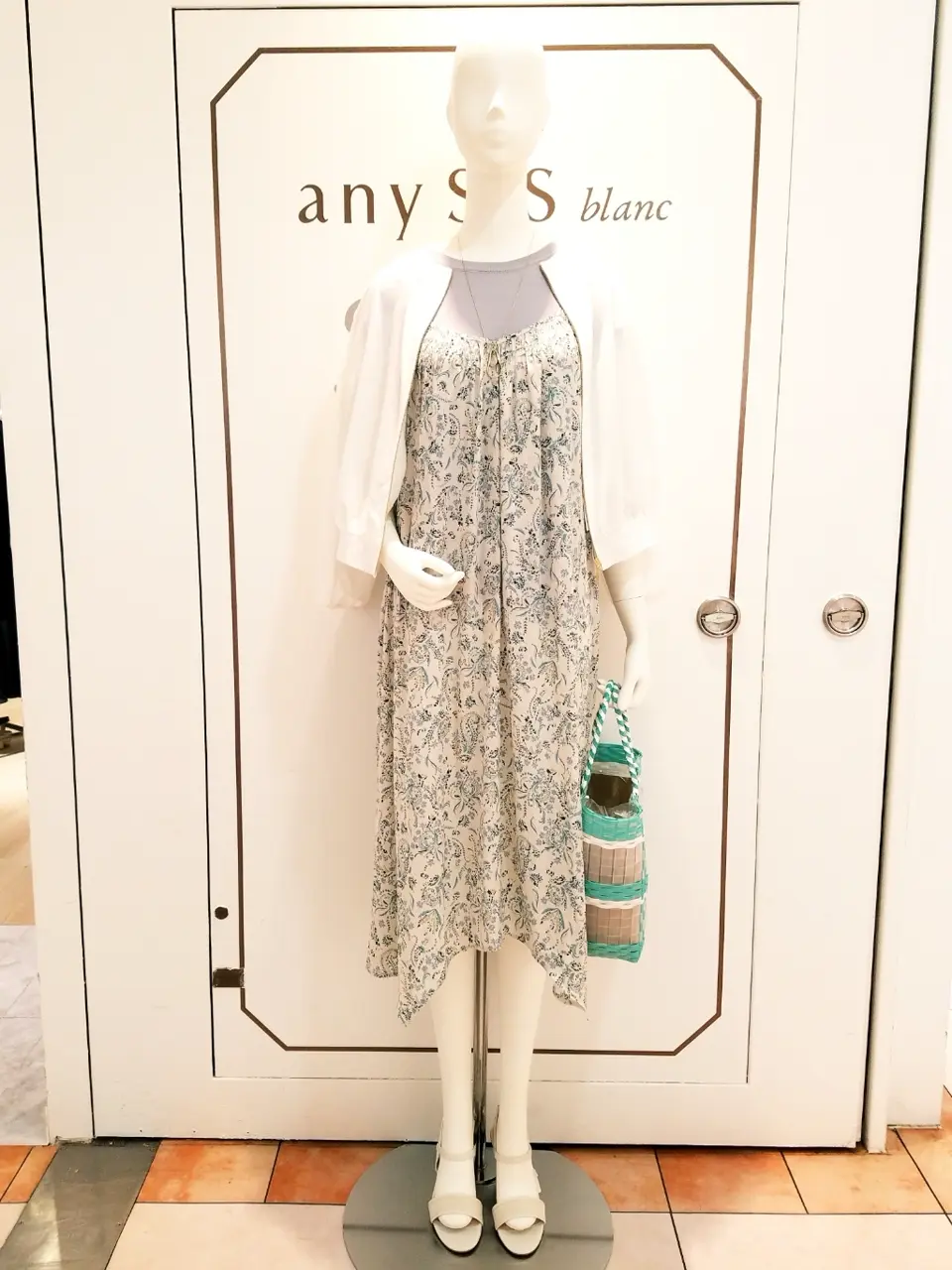 ANY SIS yamakawa コーディネート画像