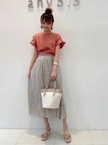 ANY SIS スタッフ コーディネート画像