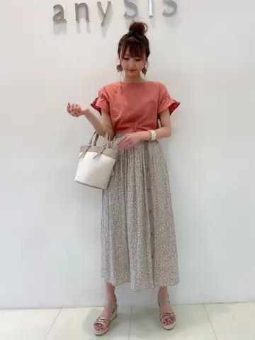 ANY SIS スタッフ コーディネート画像