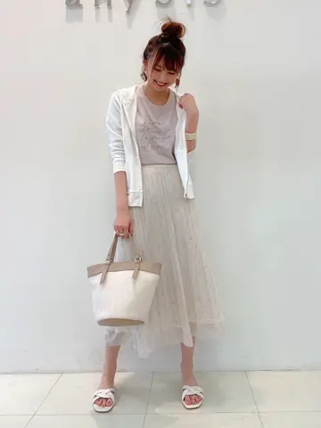 ANY SIS スタッフ コーディネート画像