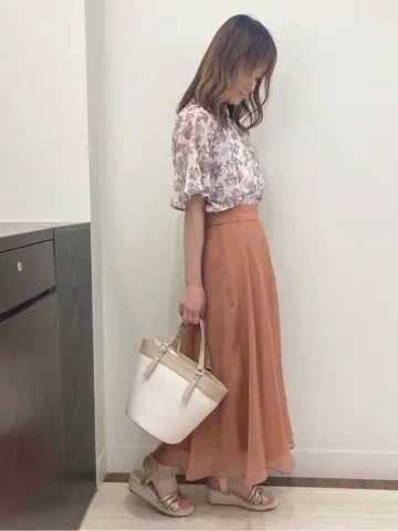 ANY SIS スタッフ コーディネート画像