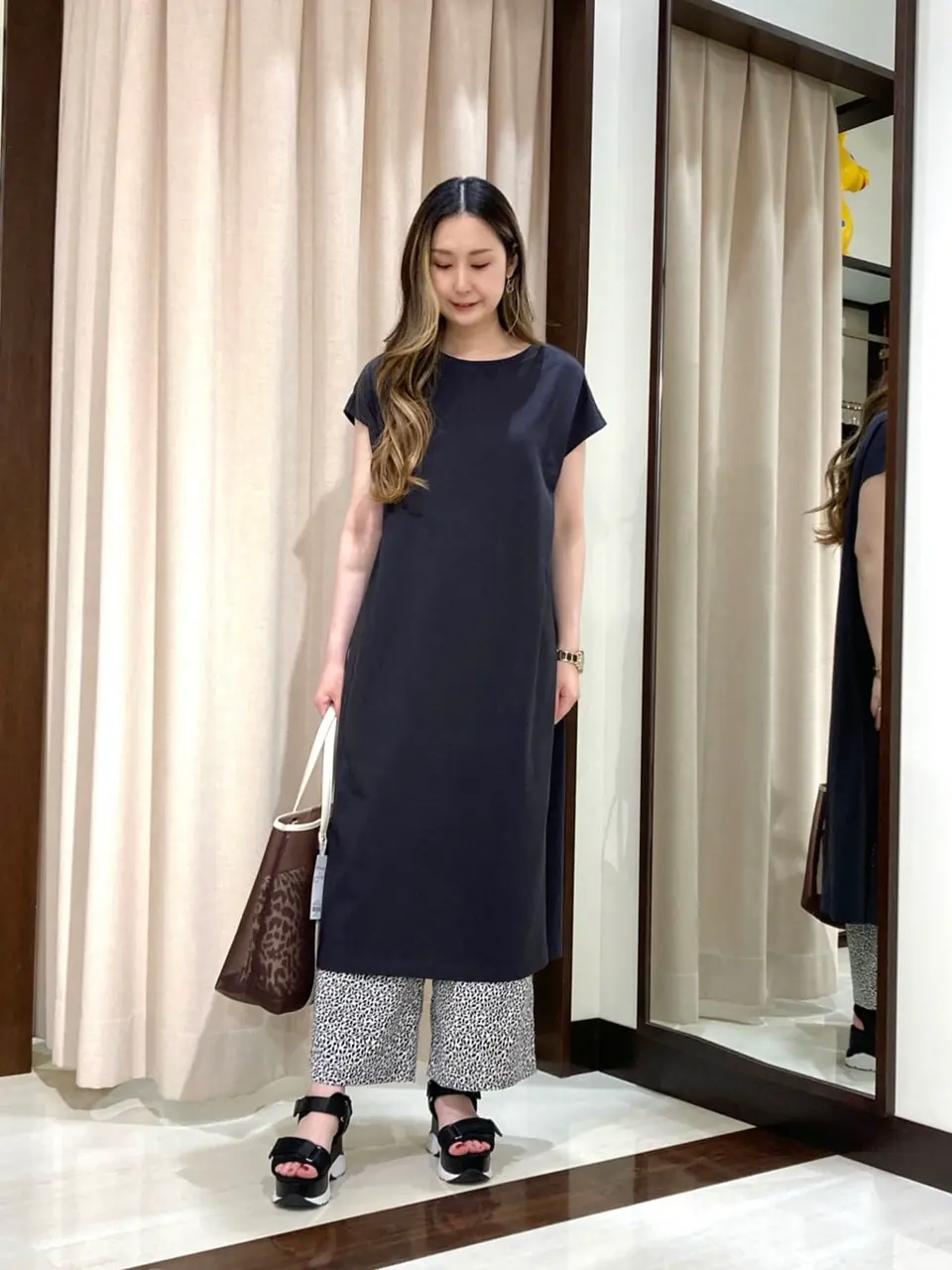 ANY SIS STAFF コーディネート画像