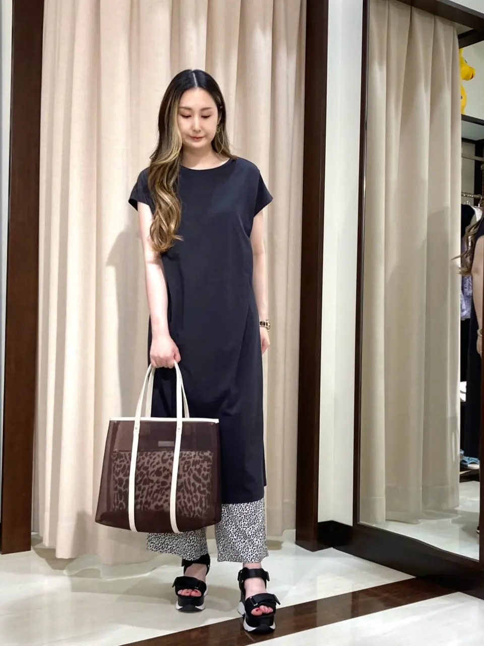 ANY SIS STAFF コーディネート画像