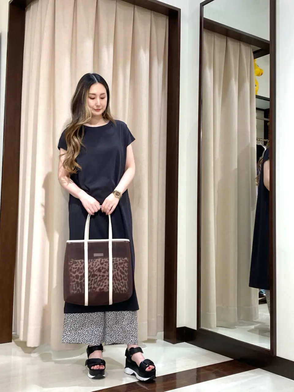 ANY SIS STAFF コーディネート画像