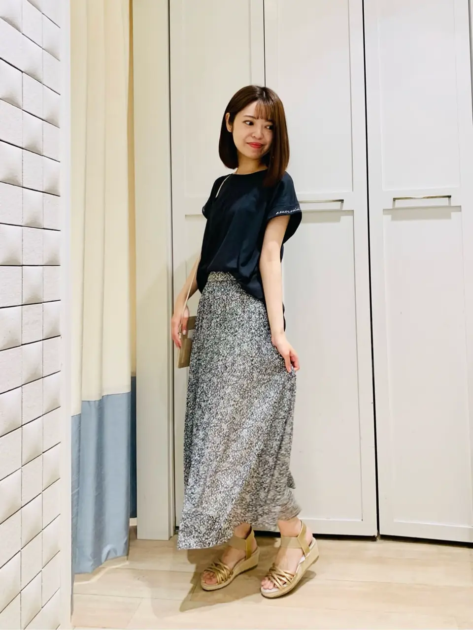 ANY SIS スタッフ コーディネート画像