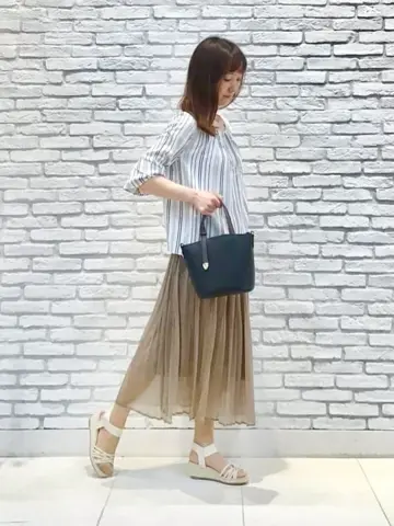 ANY SIS スタッフ コーディネート画像