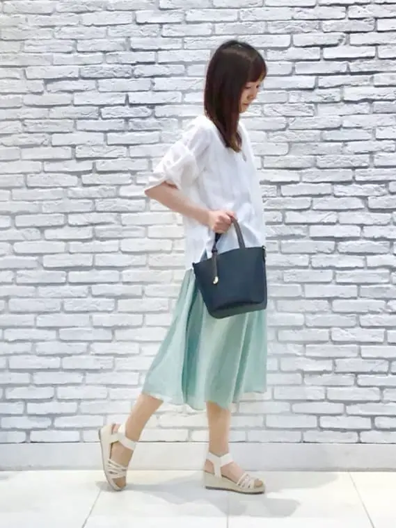 ANY SIS スタッフ コーディネート画像