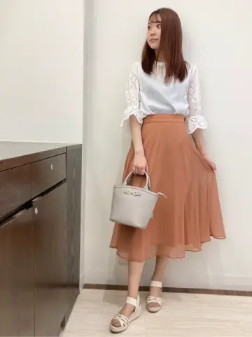 ANY SIS スタッフ コーディネート画像