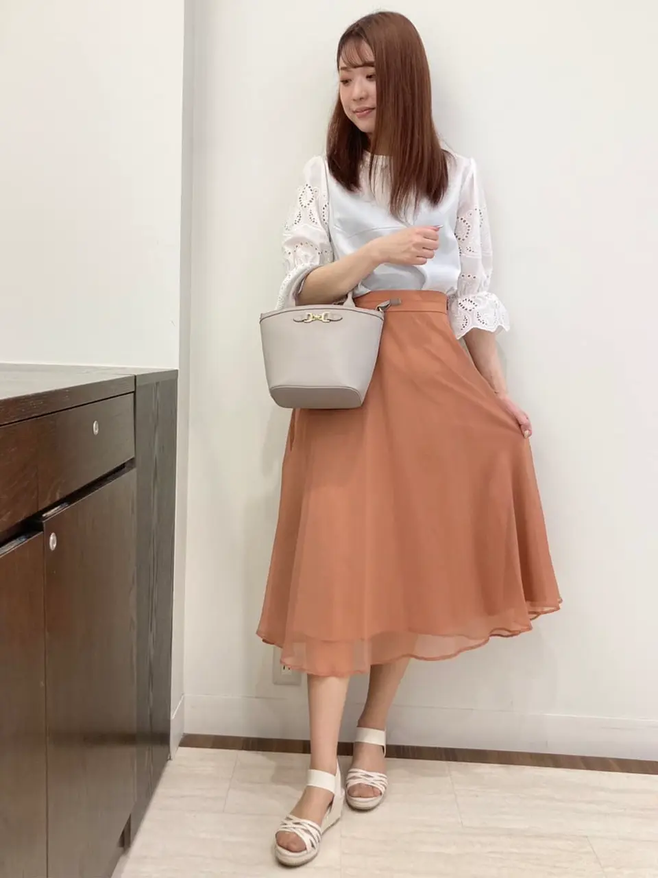 ANY SIS スタッフ コーディネート画像