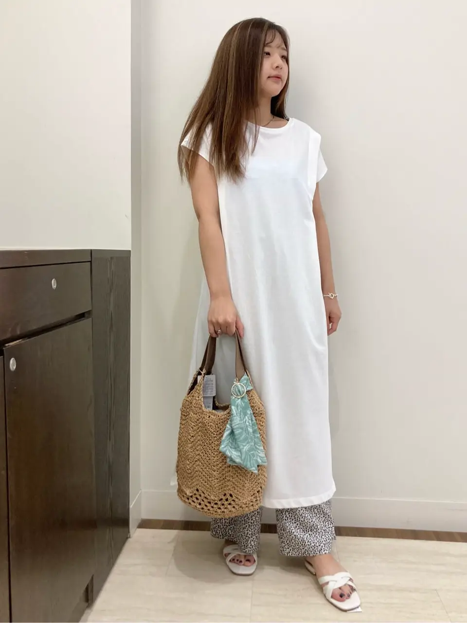 ANY SIS スタッフ コーディネート画像