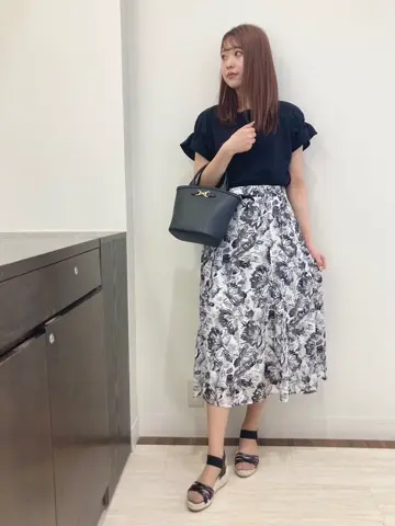 ANY SIS スタッフ コーディネート画像