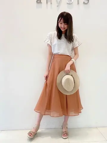 ANY SIS スタッフ コーディネート画像