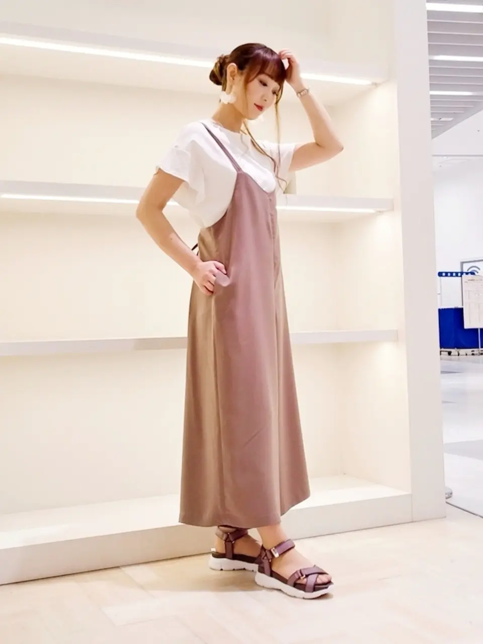 ANY SIS 福本 加奈 コーディネート画像