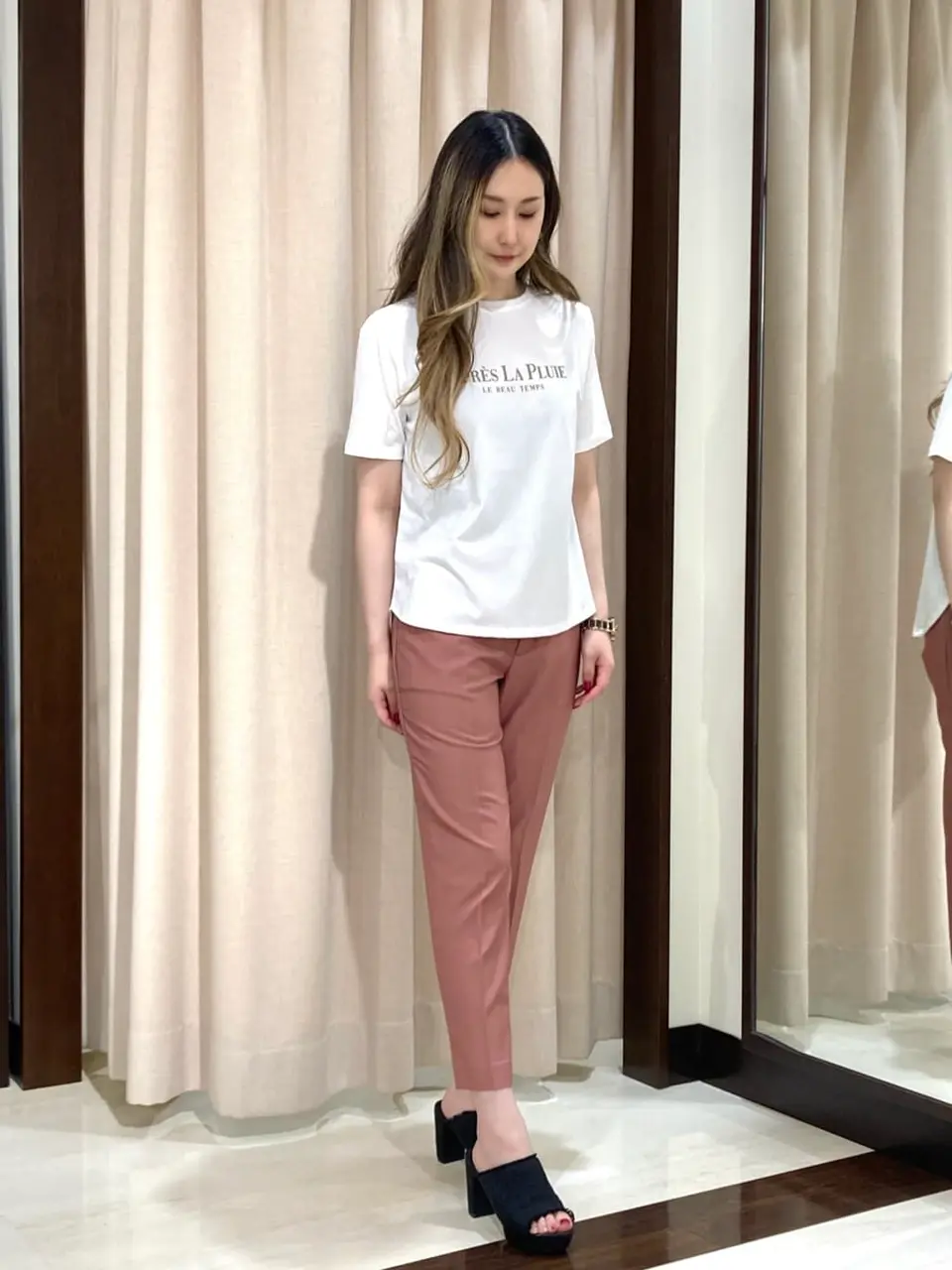 ANY SIS STAFF コーディネート画像