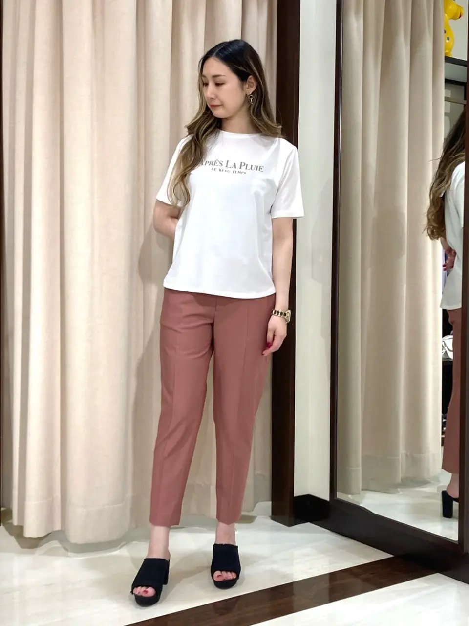 ANY SIS STAFF コーディネート画像