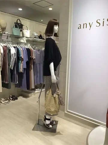 ANY SIS 島崎 コーディネート画像