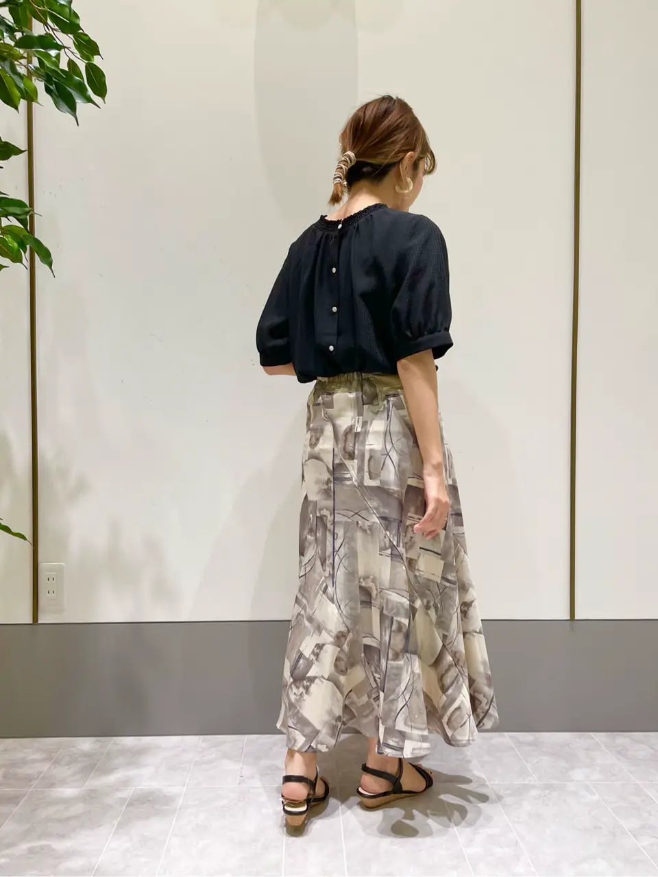 ANY SIS スタッフ コーディネート画像