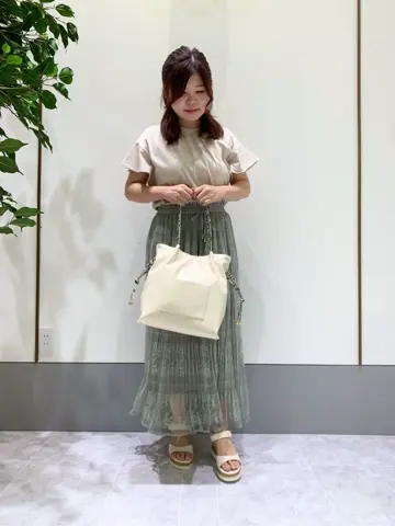 ANY SIS スタッフ コーディネート画像