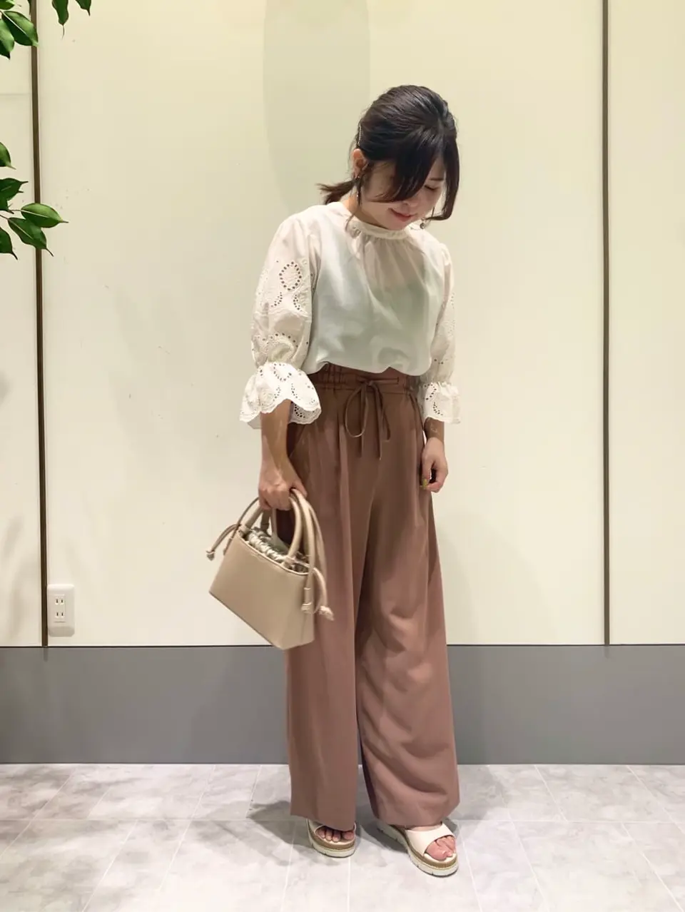 ANY SIS スタッフ コーディネート画像