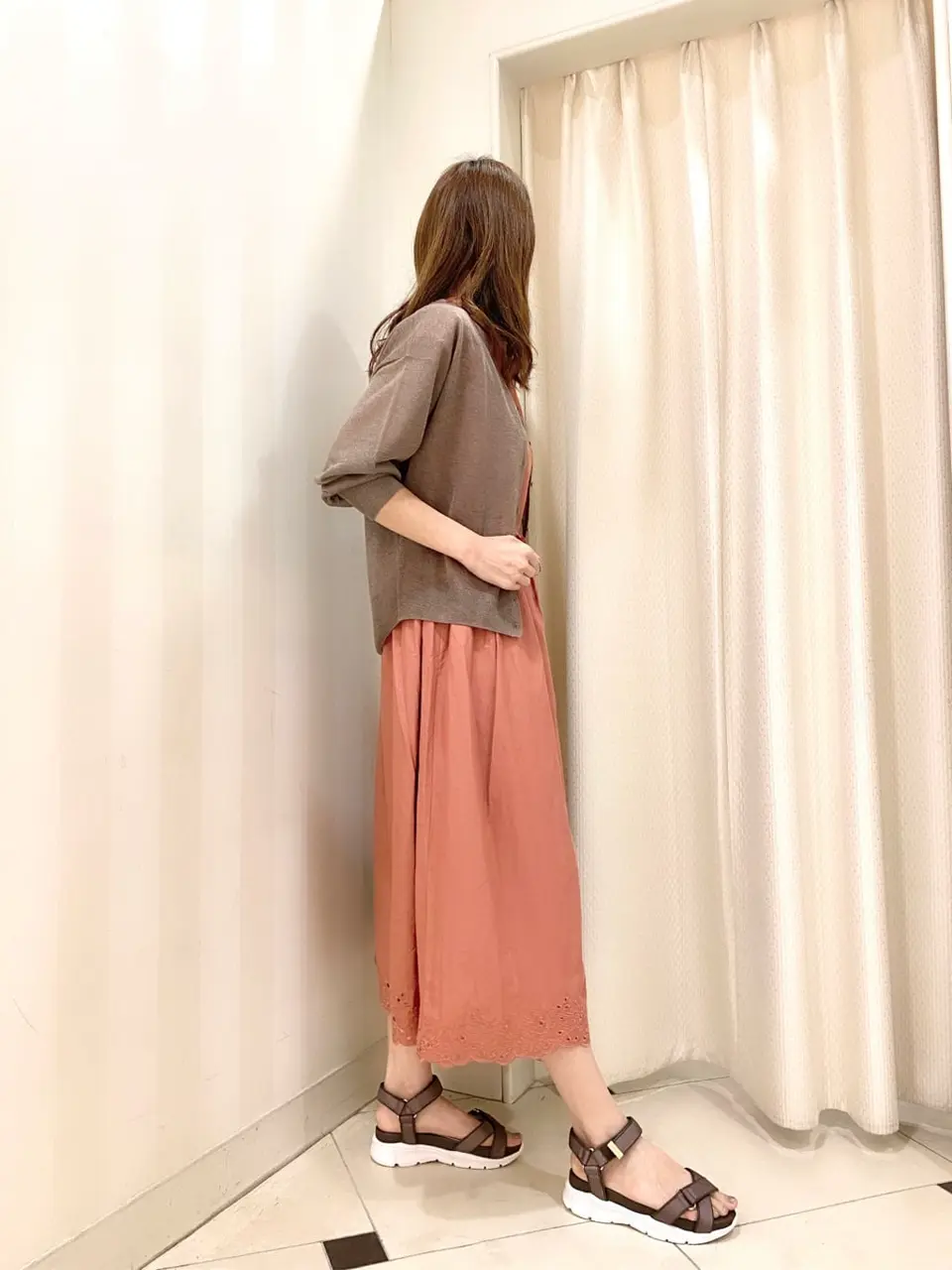 ANY SIS 金井 コーディネート画像