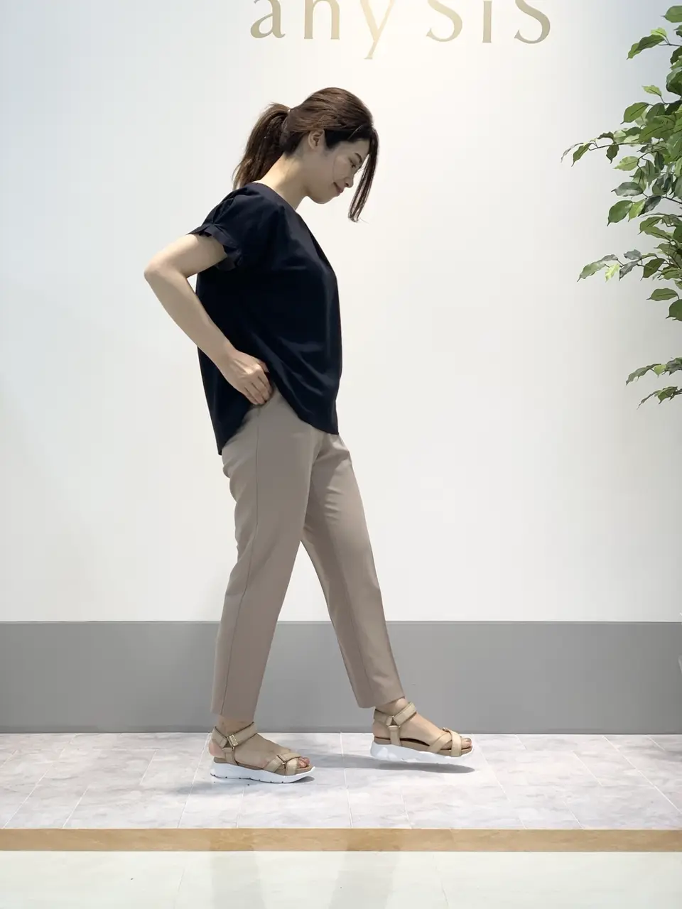 ANY SIS 岡本 コーディネート画像