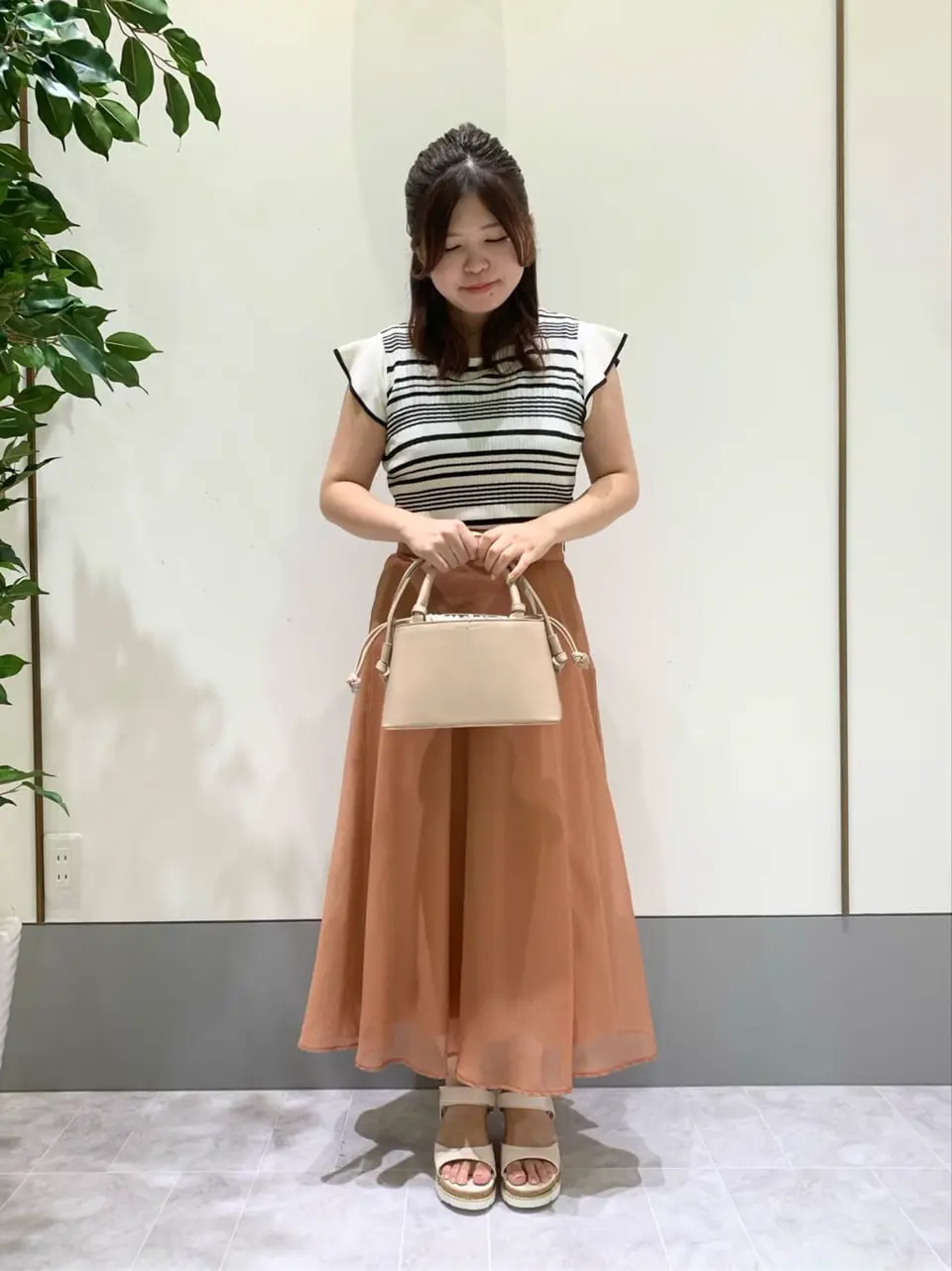 ANY SIS スタッフ コーディネート画像