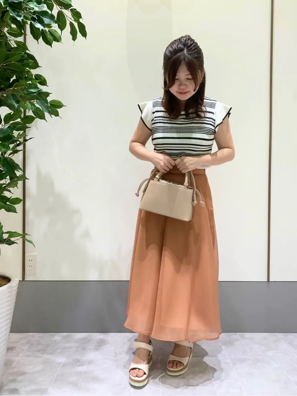 ANY SIS スタッフ コーディネート画像