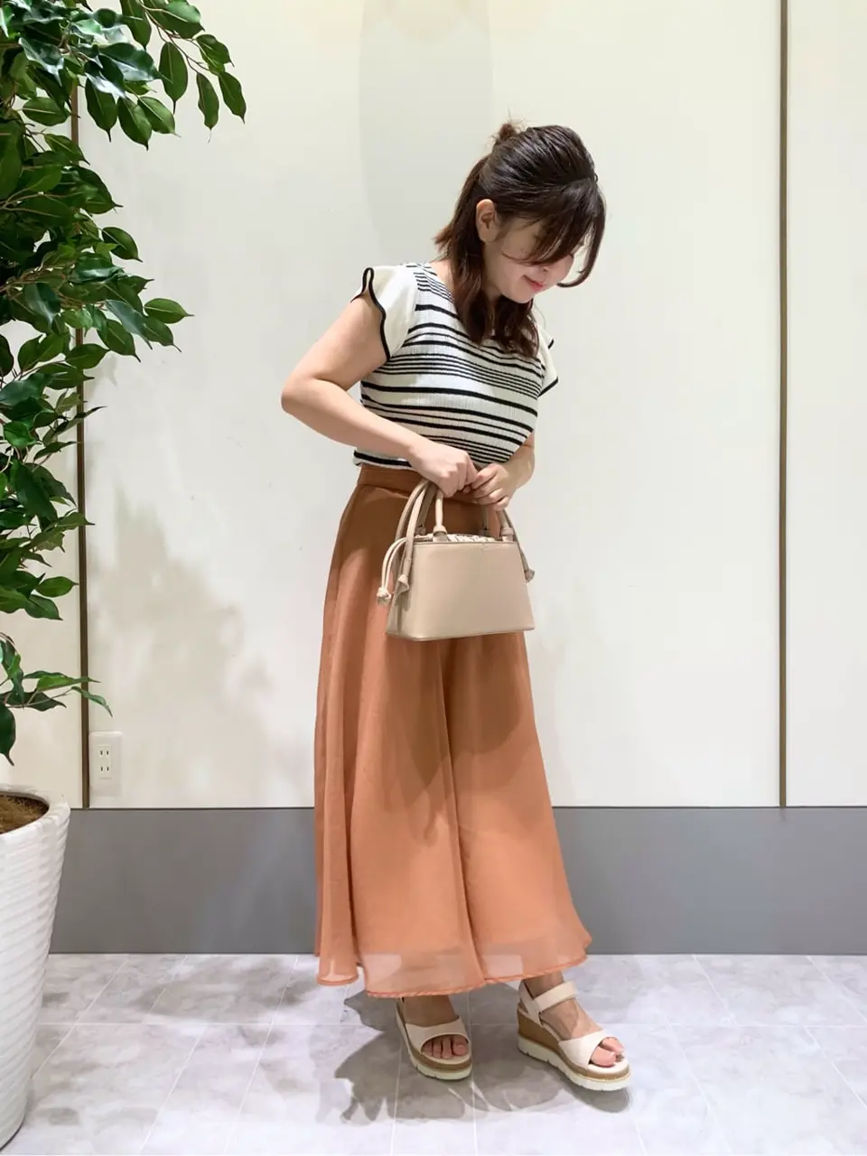 ANY SIS スタッフ コーディネート画像